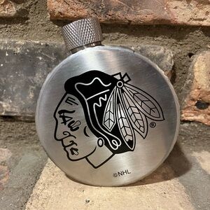 Chicago Blackhawks 4.5 oz Lucky Puck metal flask, official NHL